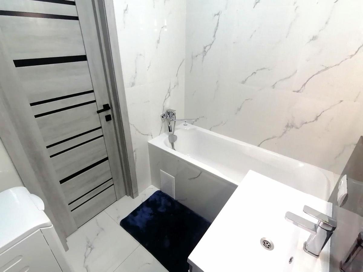 Новобудова Сам Центр Вул Шевченка 60 Оперний 10Хв Appartement Lviv Buitenkant foto